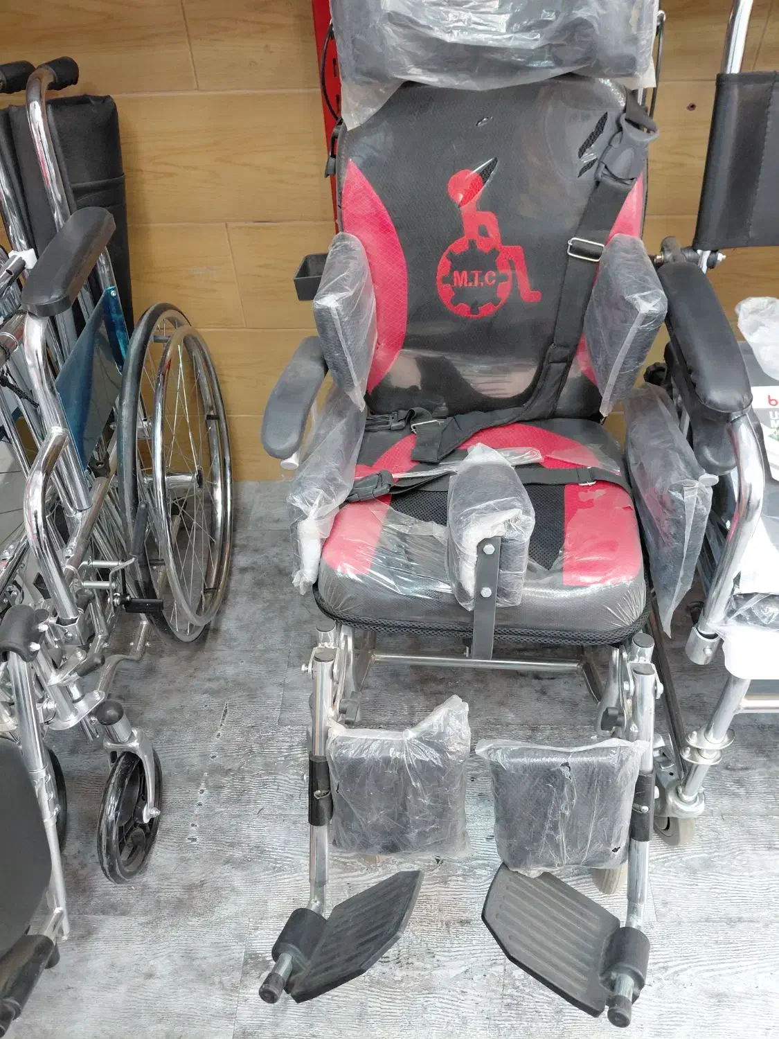 ویلچر cp|آرایشی، بهداشتی، درمانی|کرج, اصفهانی‌ها|دیوار