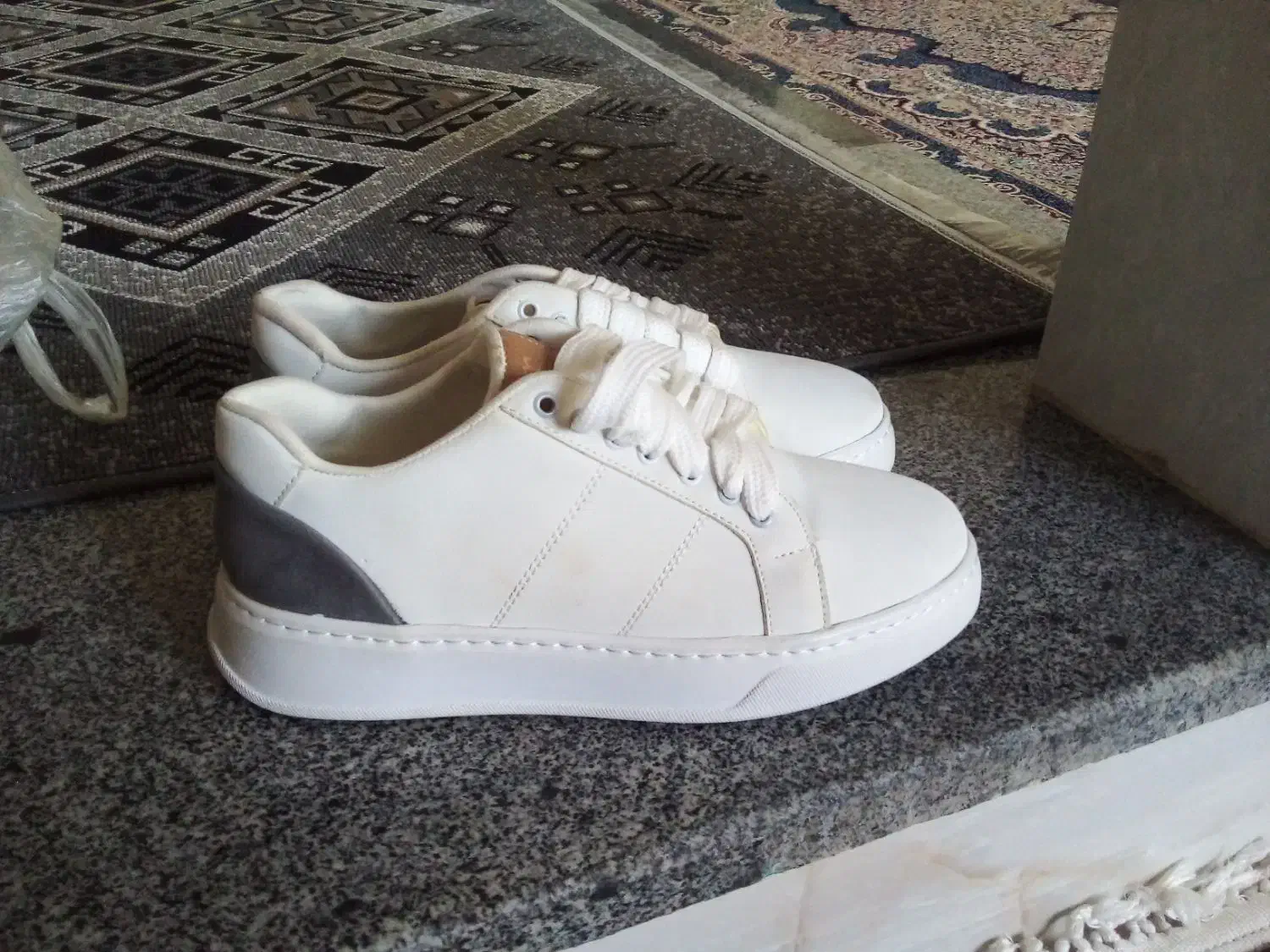 یک جفت کفش|کیف، کفش، کمربند|کوهدشت, |دیوار