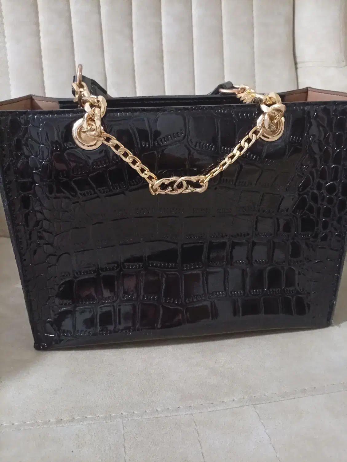 کیف مجلسی|کیف، کفش، کمربند|هشتگرد, فاز ۱ مهستان|دیوار