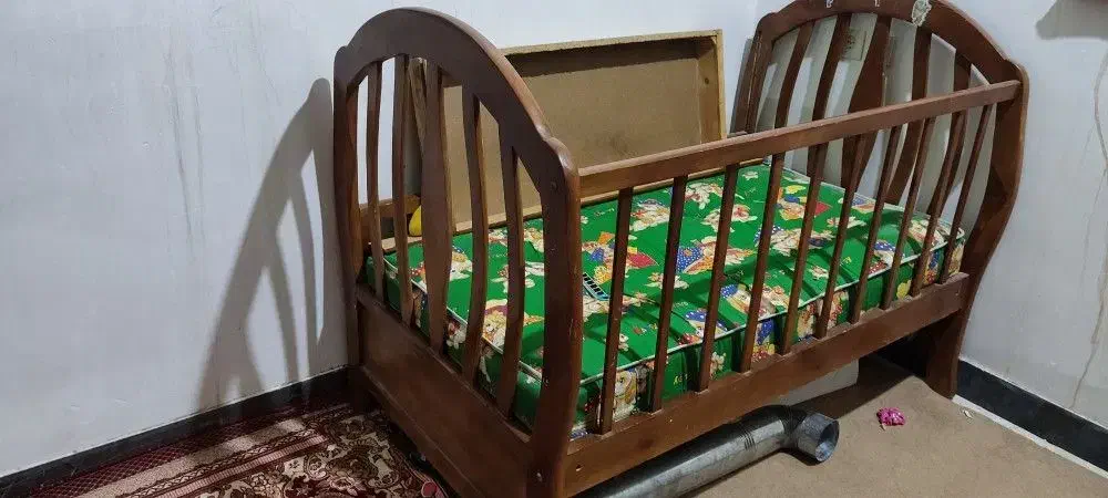 تخت خواب و تشک|تخت و سرویس خواب|کاکی, |دیوار