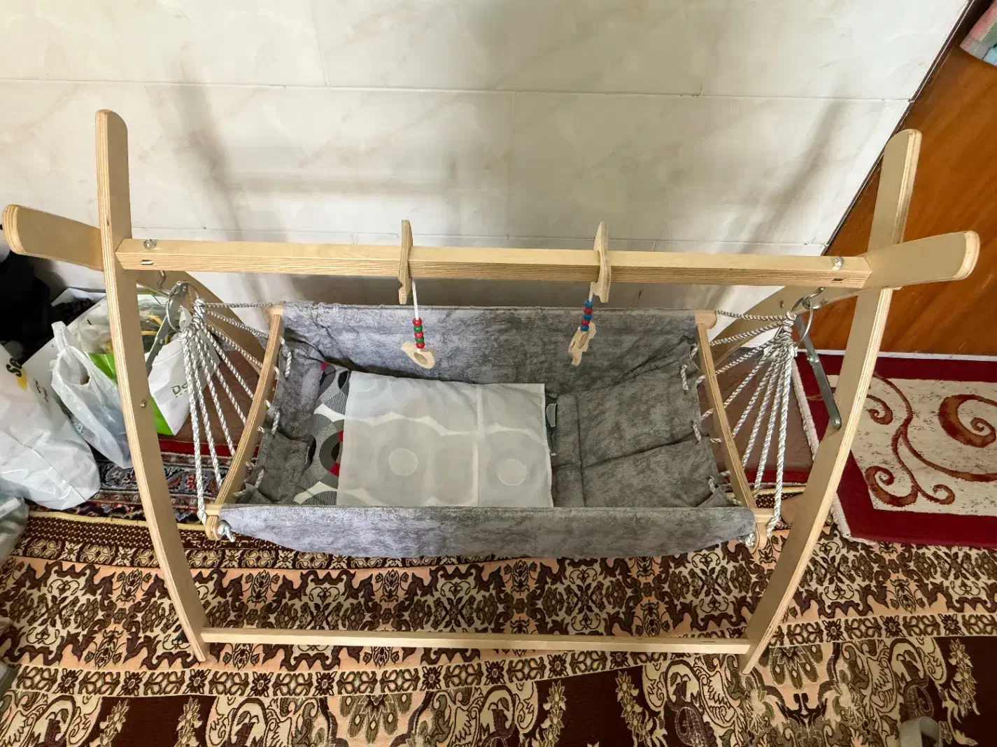 گهواره نوزاد|تخت و صندلی بچه|تفرش, |دیوار