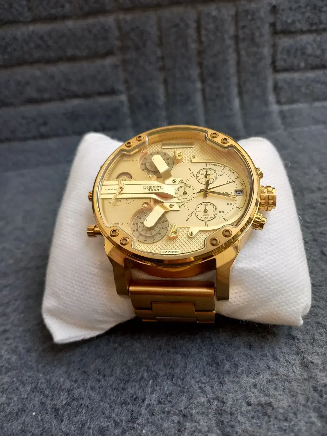 ساعت مچی دیزل ۷موتوره اصل|ساعت|قم, نیروگاه|دیوار