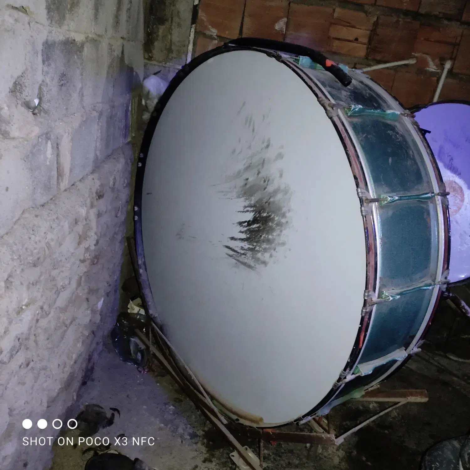 طبل محرمی|درام و پرکاشن|مزرعه کتول, |دیوار