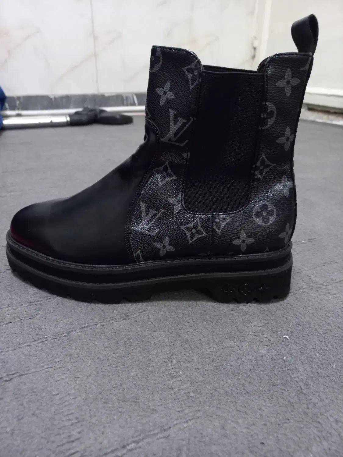 نیم بوت اسپرت|کیف، کفش، کمربند|نسیم‌شهر, |دیوار