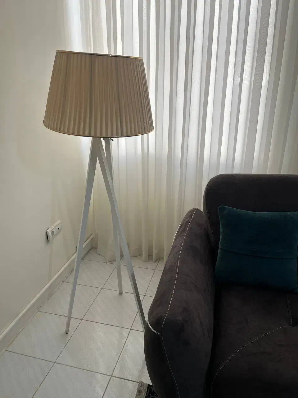 آباژور|چراغ خواب و آباژور|فردیس, داوری|دیوار