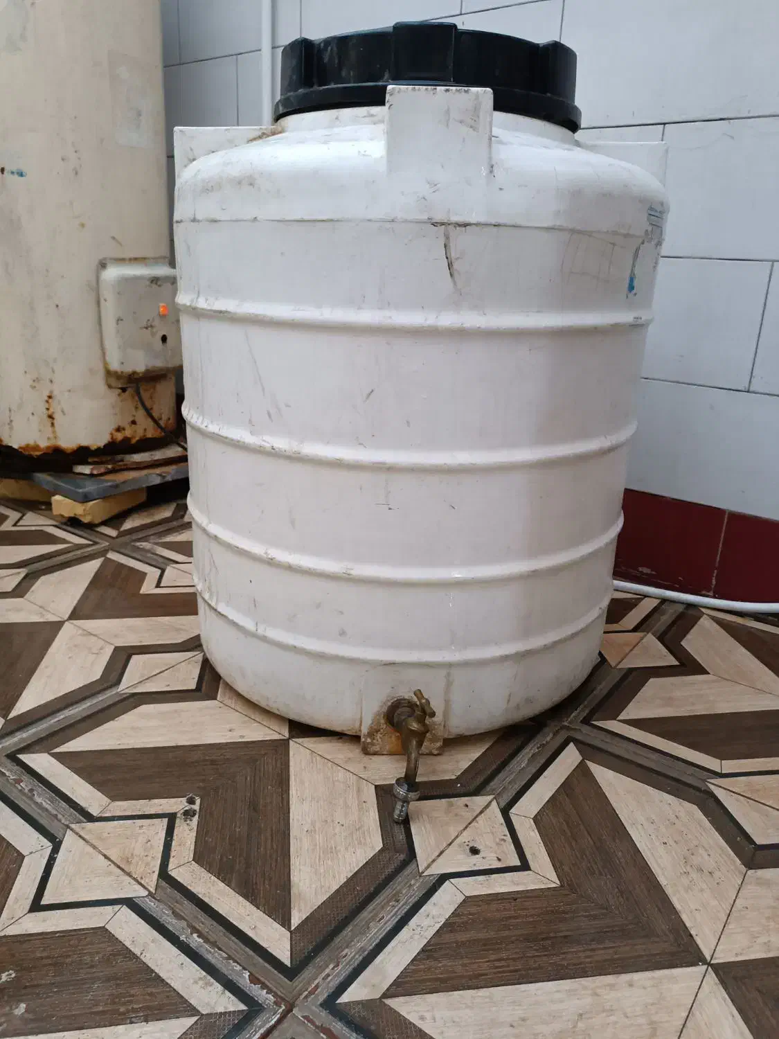 مغزن آب|مصالح و تجهیزات ساختمان|آبادان, |دیوار