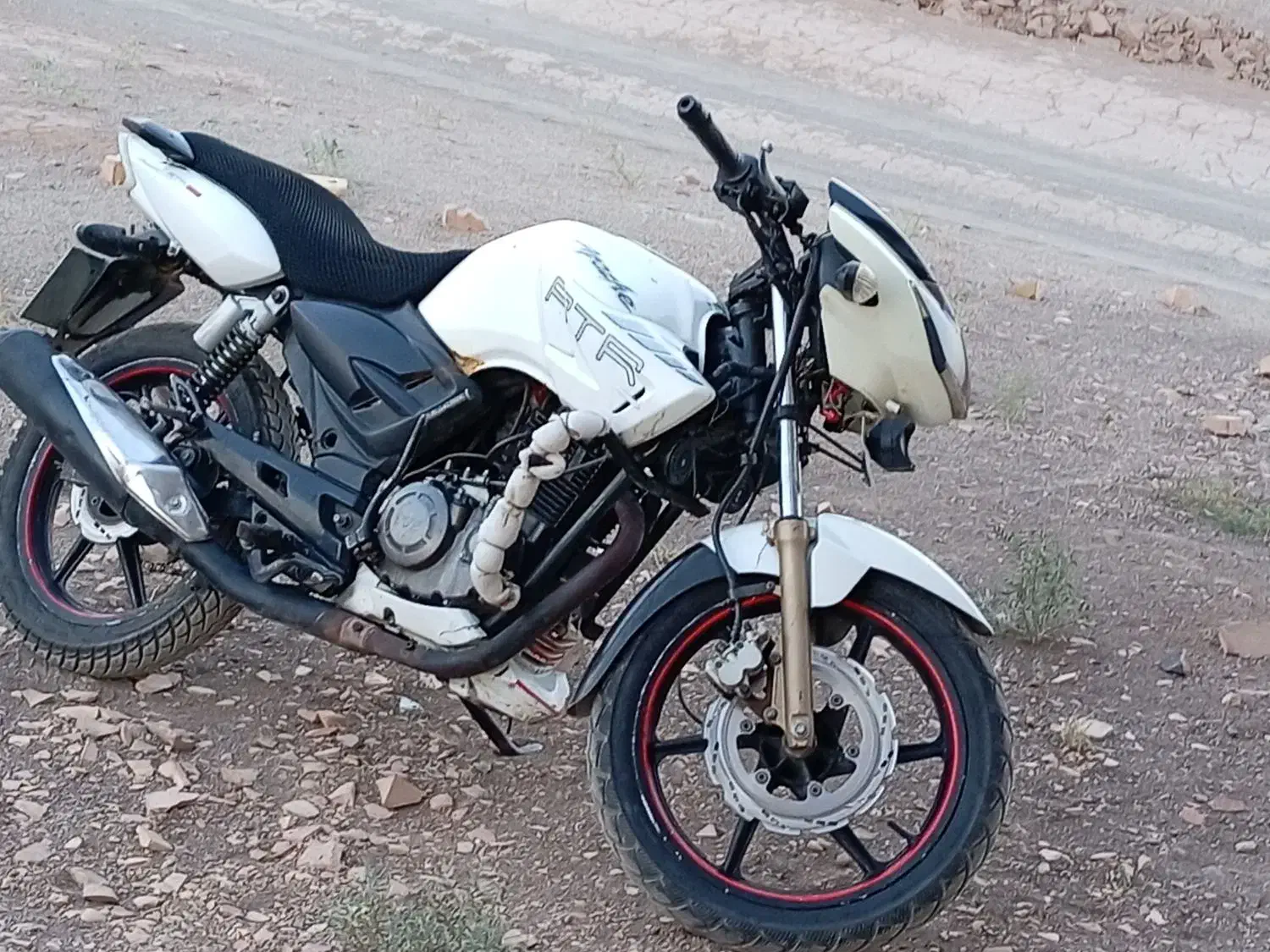 آپاچی مدل 89|موتورسیکلت|طاغنکوه, |دیوار