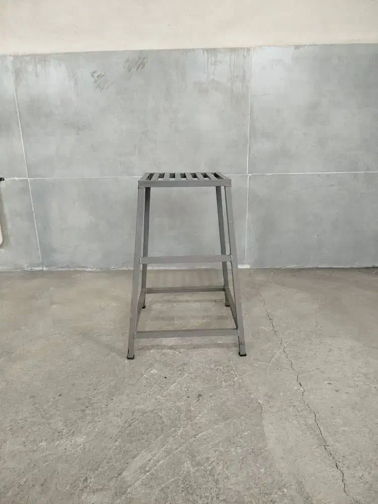 فرغون و چرخ کالابر و ...|ابزارآلات|یزد, |دیوار