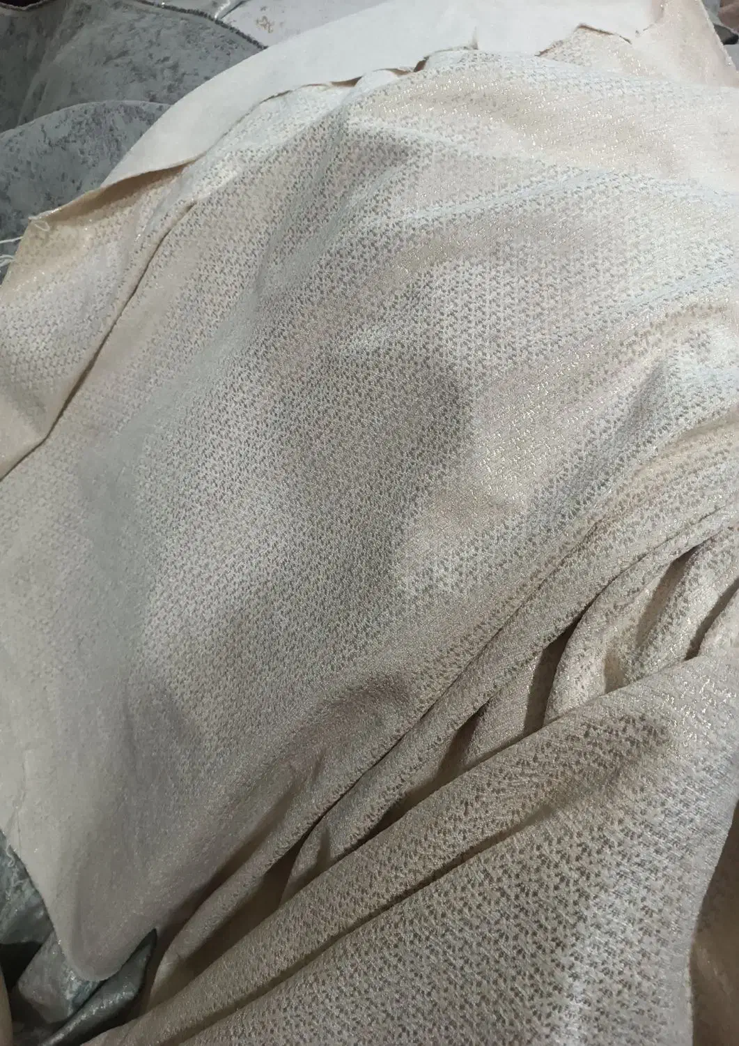 پارچه مبلی شانل گلداروساده متری ۴۵۰|مبلمان خانگی و میز عسلی|قم, زند آباد|دیوار