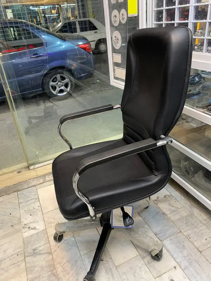 صندلی چرخ دار مدیریتی|صندلی و نیمکت|اراک, |دیوار