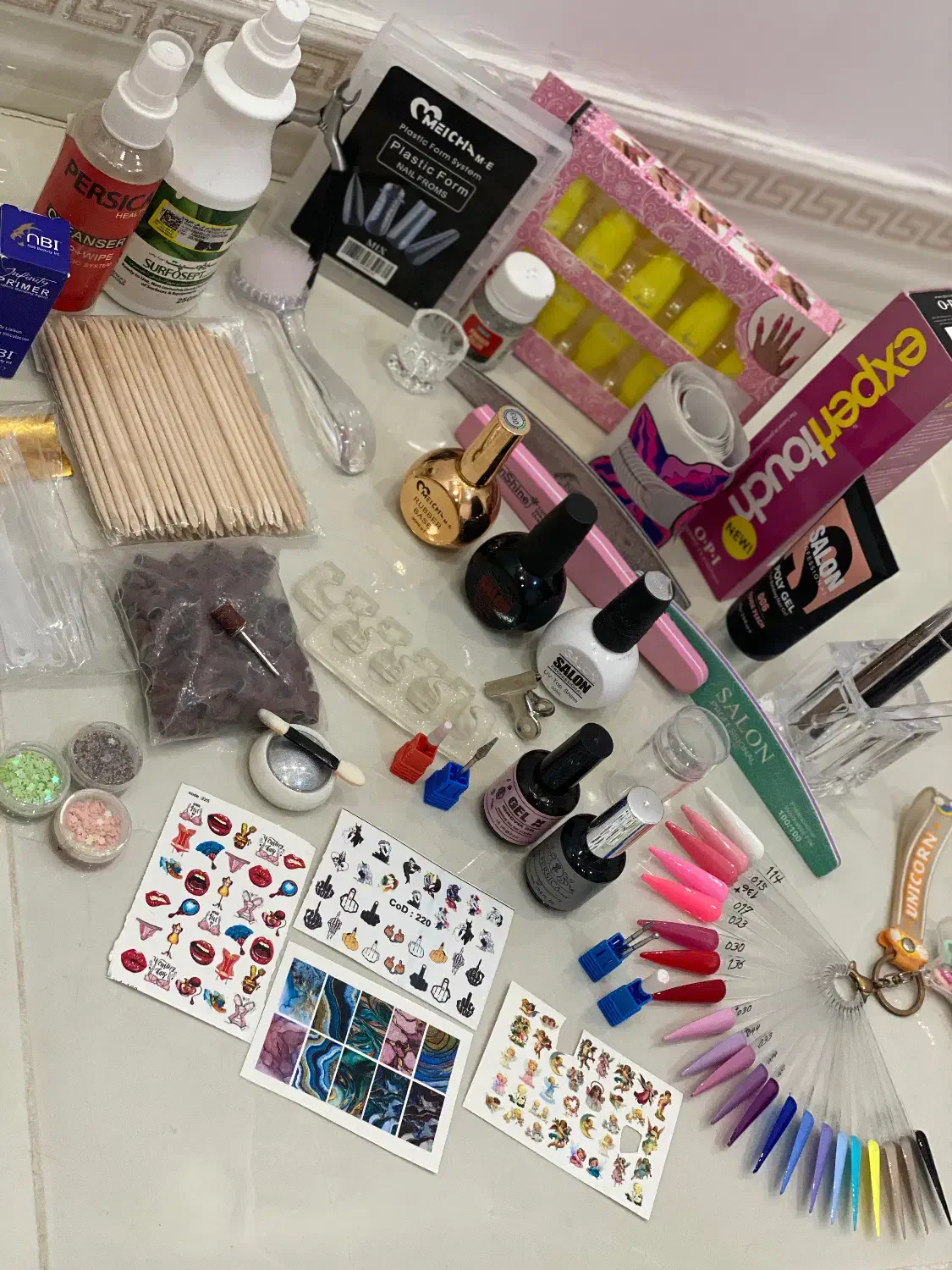 وسایل کاشت ناخن|آرایشگاه و سالن‌های زیبایی|اراک, |دیوار