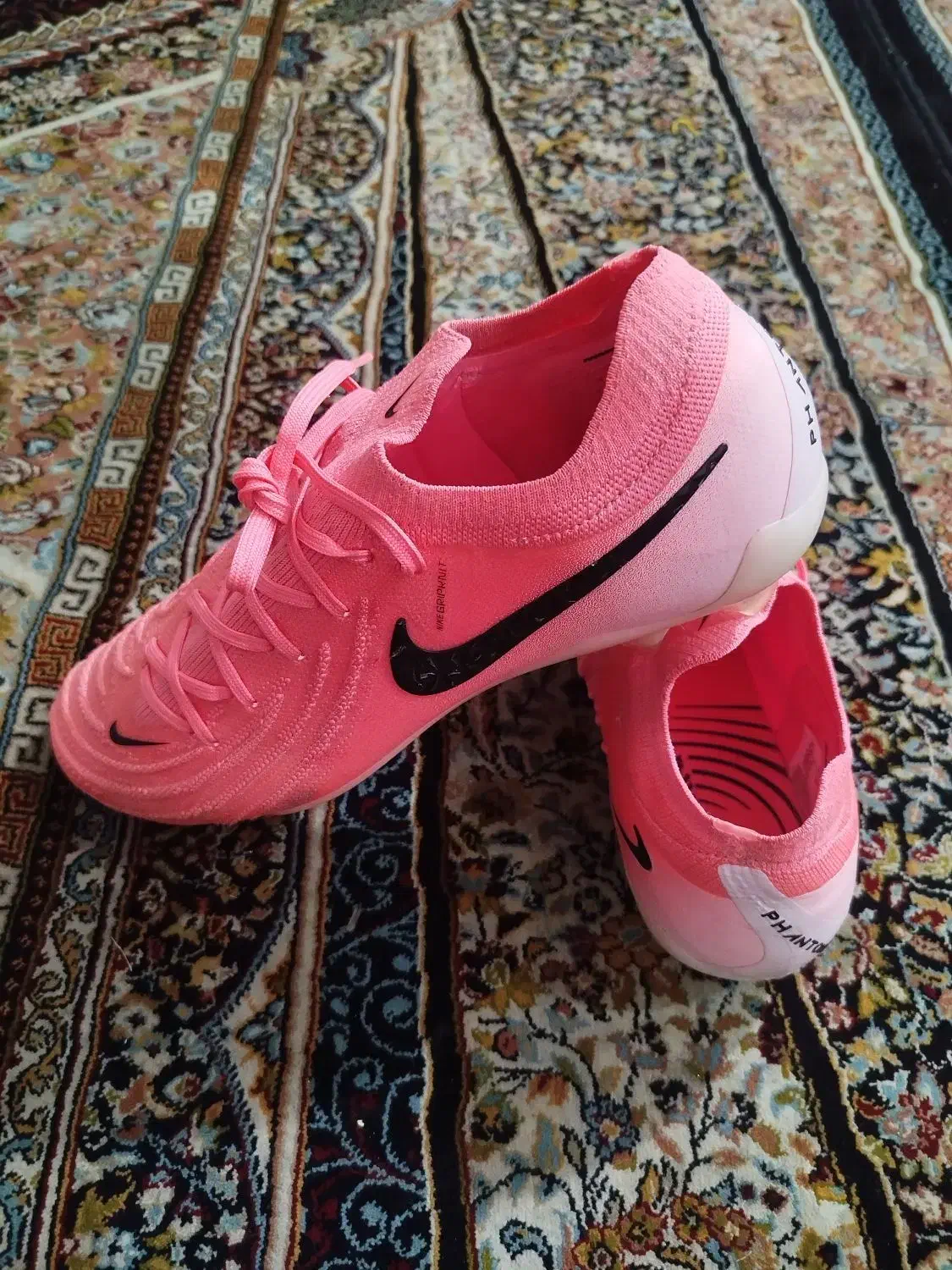 کفش|ورزشهای توپی|شوش, |دیوار