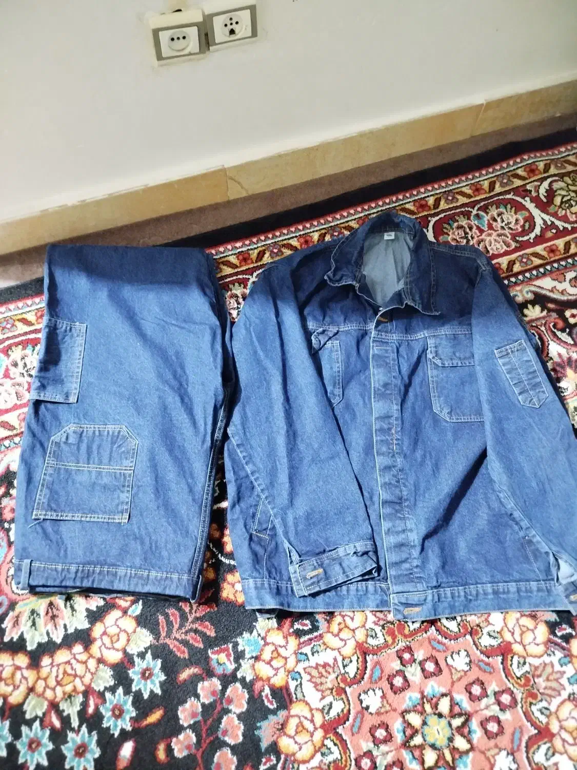 لباس کار آکبند متفرقه در سنگر|لباس|سنگر, |دیوار