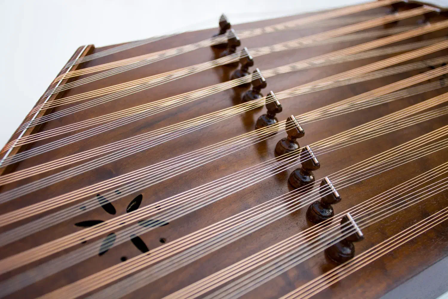 سنتور|سازهای سنتی|همدان, |دیوار