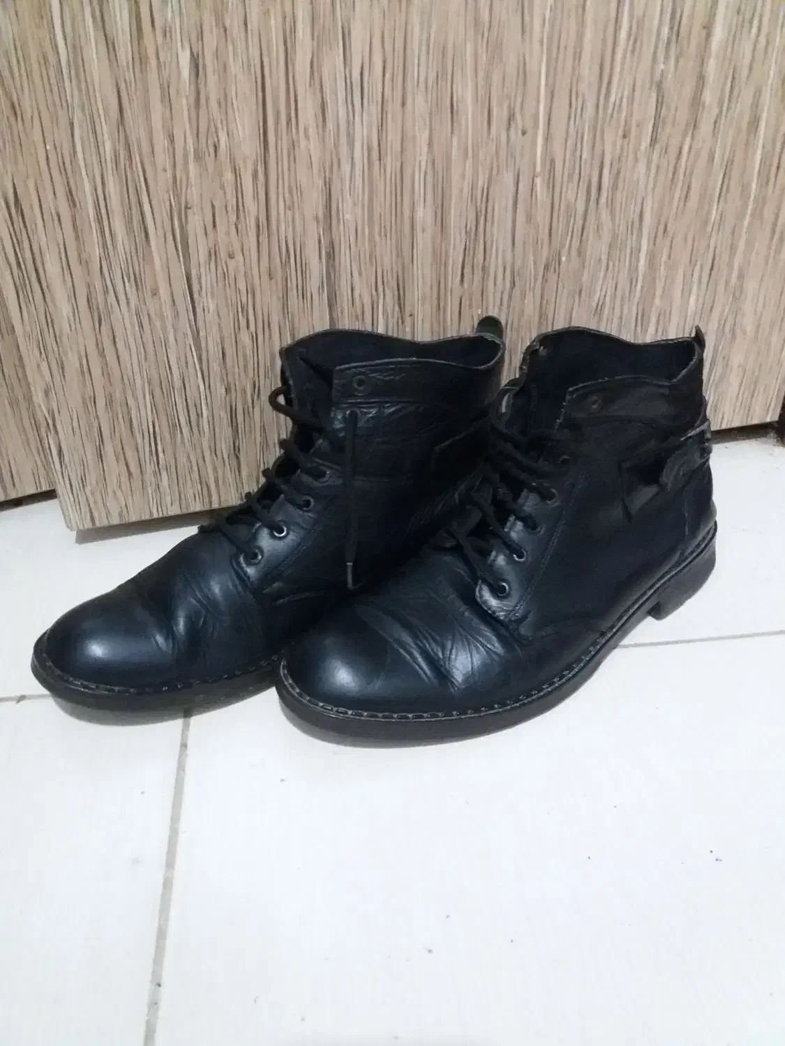 بت مردونه چرم برند VERSACH|کیف، کفش، کمربند|رشت, آزادگان|دیوار