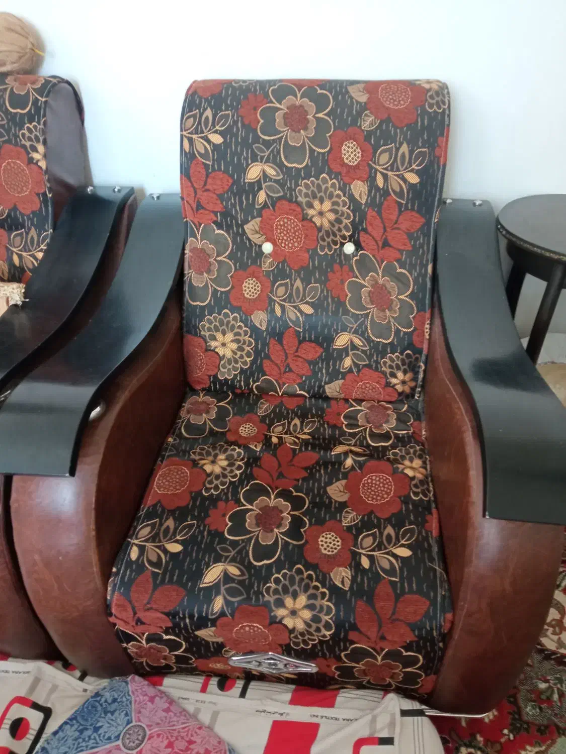 مبل7نفره|مبلمان خانگی و میز عسلی|تربت‌حیدریه, پائین ولایت|دیوار