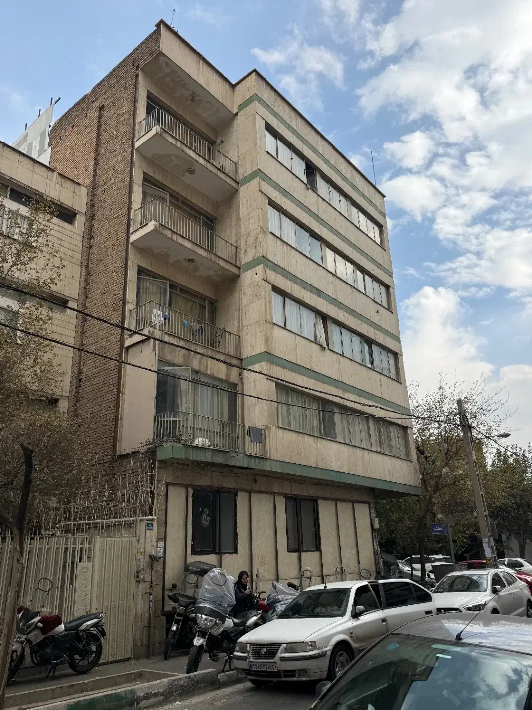 فروش ملک با موقعیت اداری تجاری ۵ طبقه|فروش دفتر کار، اتاق اداری، مطب|تهران, فلسطین (میدان انقلاب)|دیوار