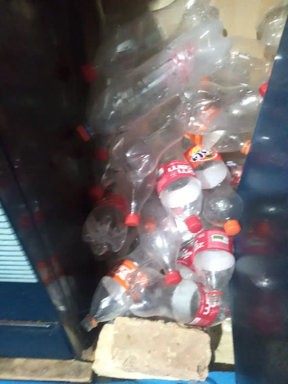 بطری نوشابه|ظروف نگهدارنده، پلاستیکی، یکبارمصرف|گرگان, |دیوار