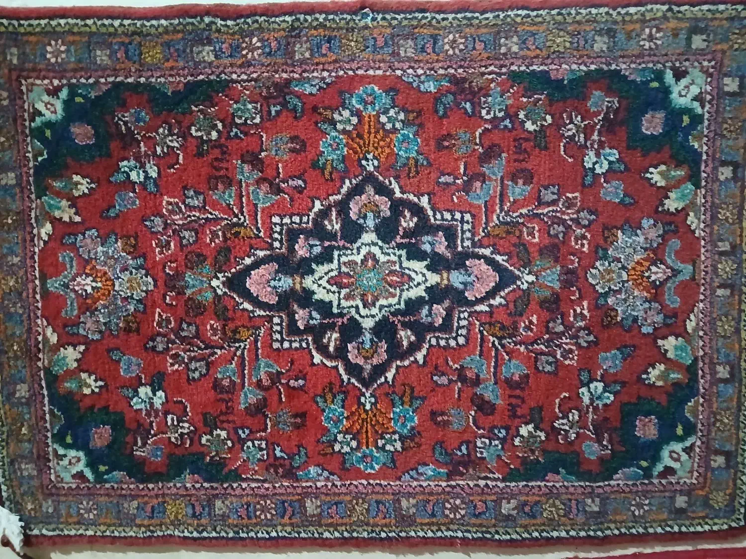 قالیچه دست بافت|فرش|قم, شهر قائم|دیوار