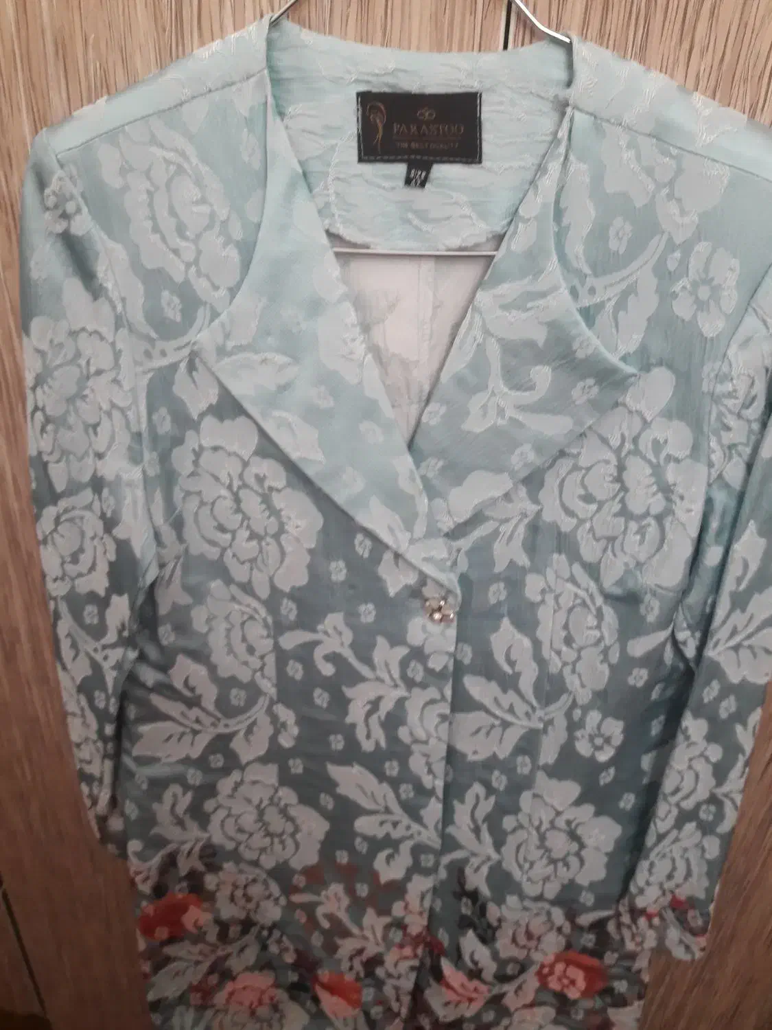 مانتو|لباس|خوی, |دیوار