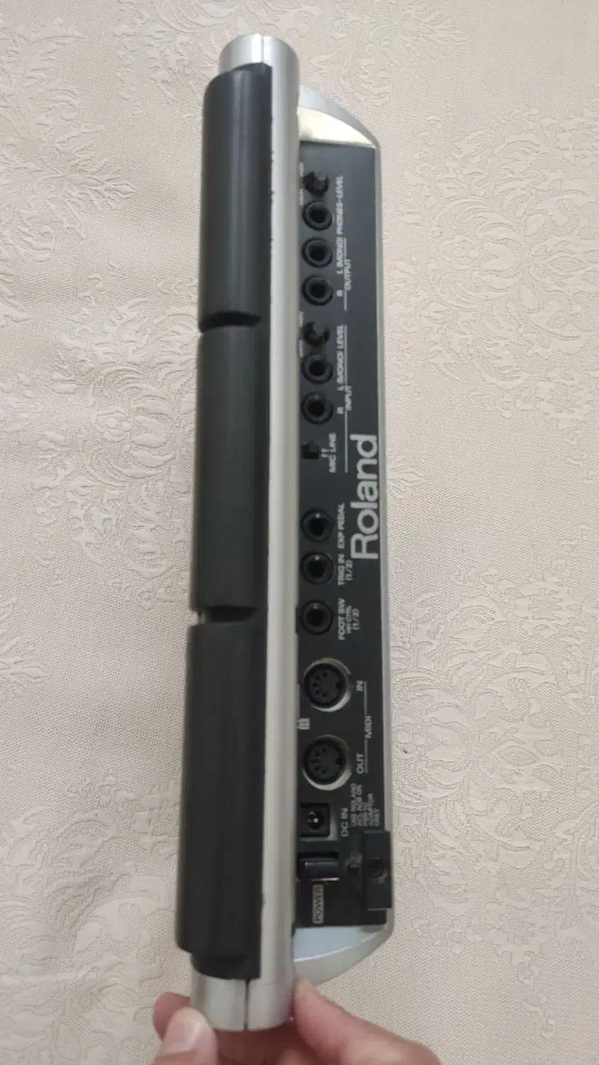 پرکاشن رولند|درام و پرکاشن|تربت جام, زیباکنار|دیوار