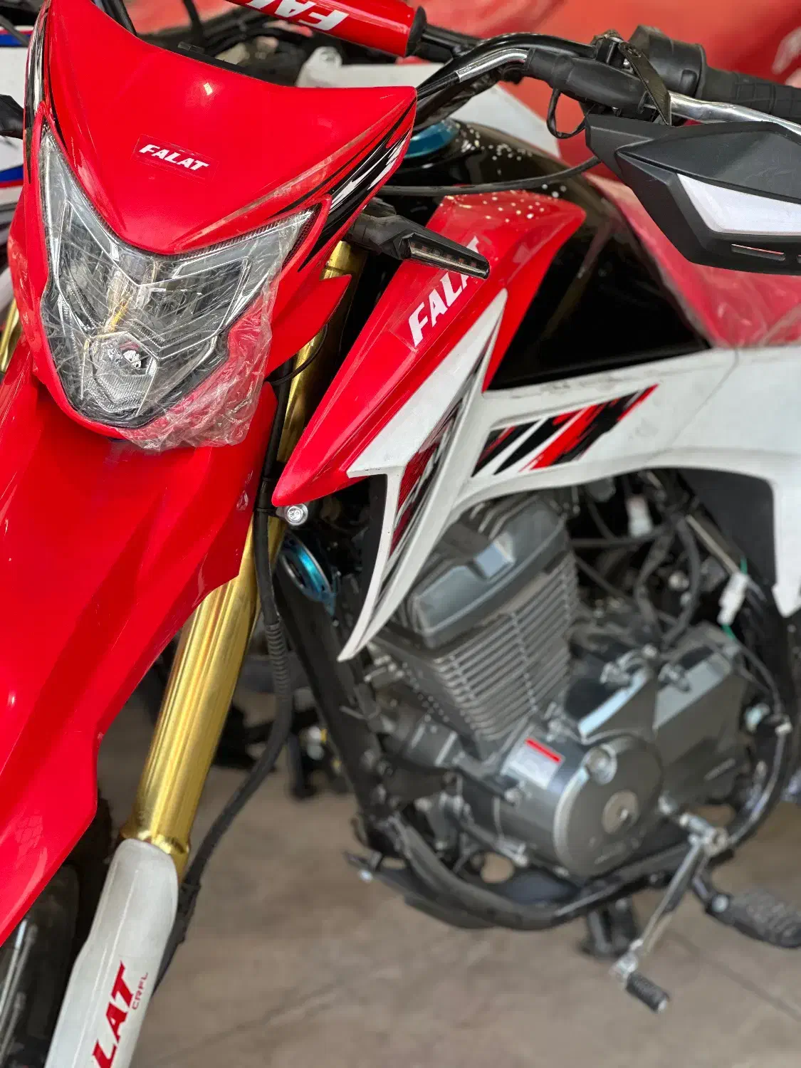 تریل فلات۲۰۰ صفر۱۴۰۴ نقدو اقساط|موتورسیکلت|گرگان, |دیوار