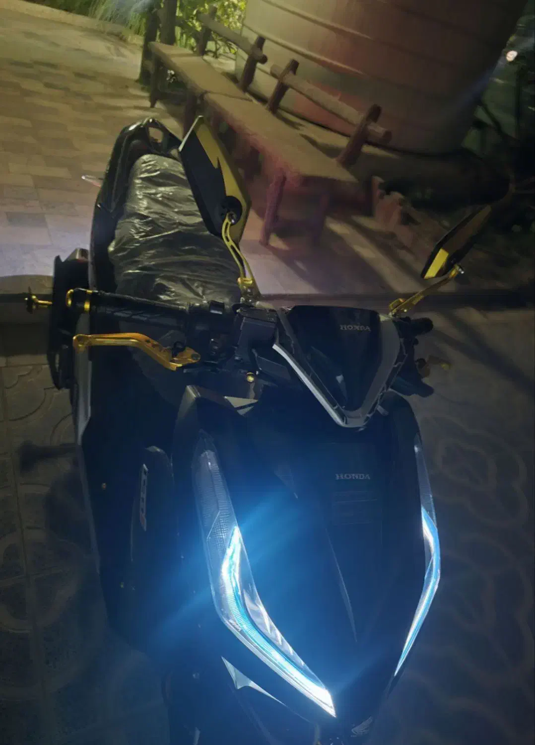 موتور کلیک مشکی طلایی اسپرت|موتورسیکلت|تهران, سهروردی|دیوار