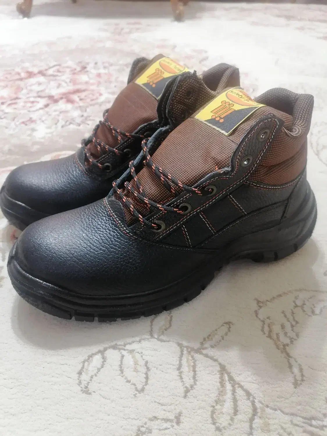 کفش کارایمنی نوسایز۴۳|کیف، کفش، کمربند|نجف‌آباد, فاز ۴ شهرک آزادگان|دیوار