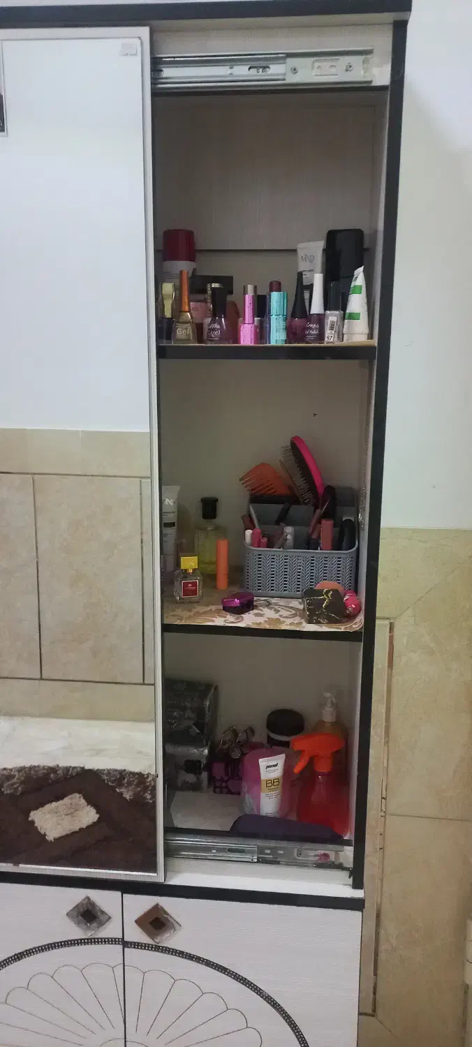 جاکفشی|جاکفشی، کمد، دراور|گنبد کاووس, |دیوار