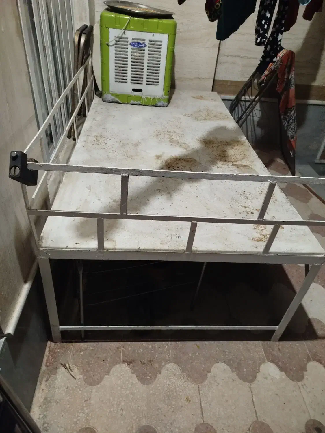 تخت باغی|صندلی و نیمکت|شیراز, شهرک مطهری|دیوار