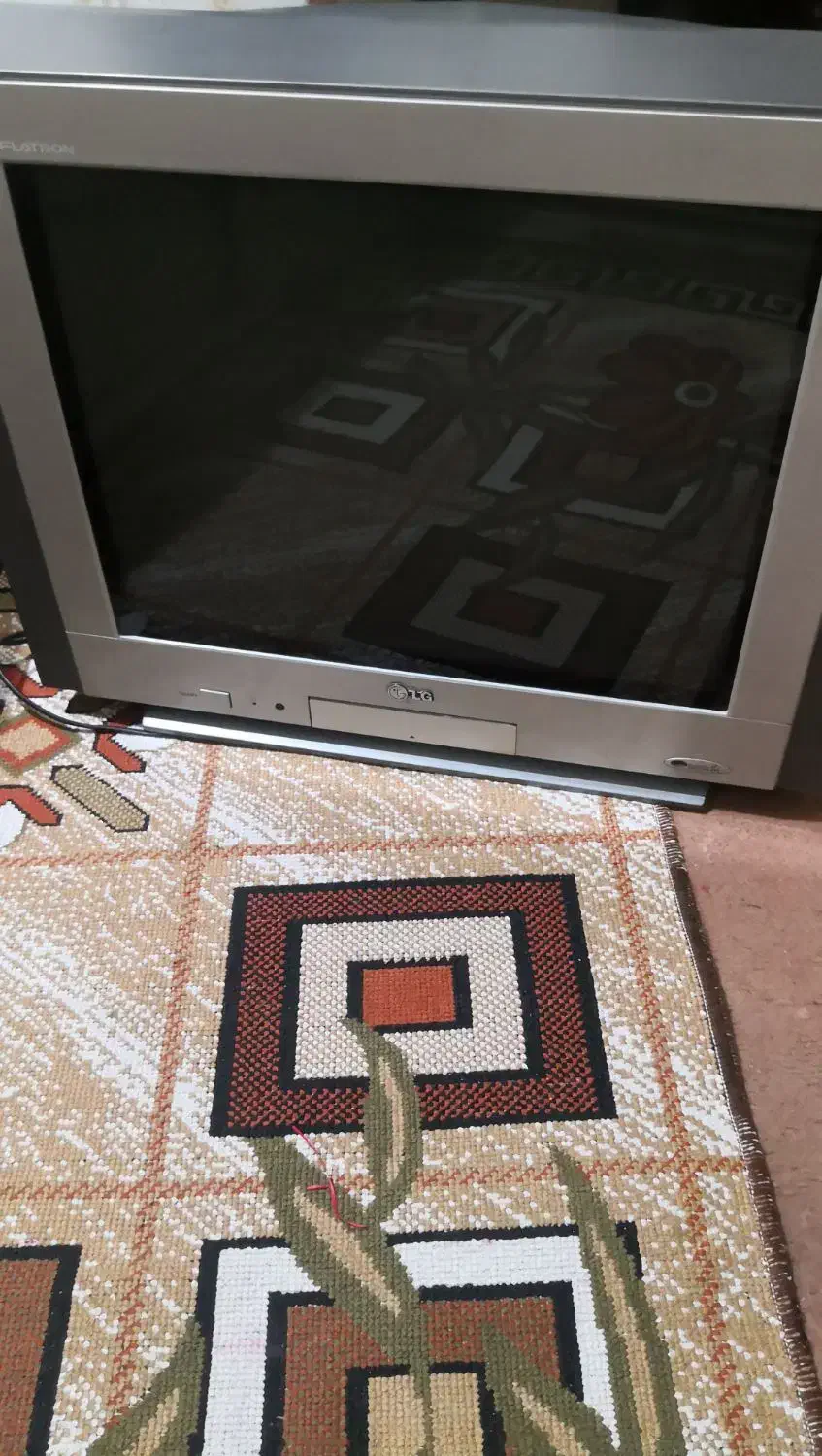 تلویزیون ال جی کلکسیونی قدیمی|تلویزیون و پروژکتور|سهند, |دیوار