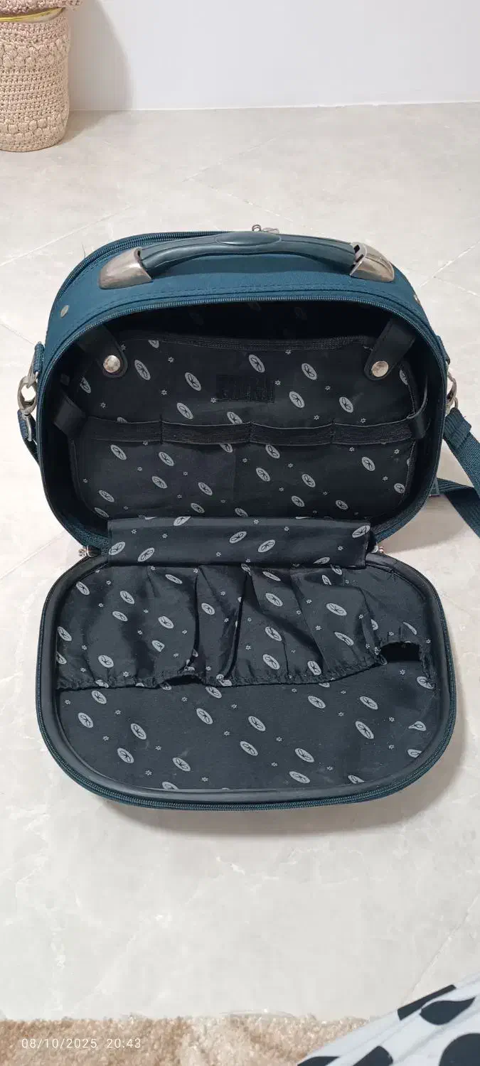 کیف|کیف، کفش، کمربند|قرچک, قشلاق جیتو|دیوار