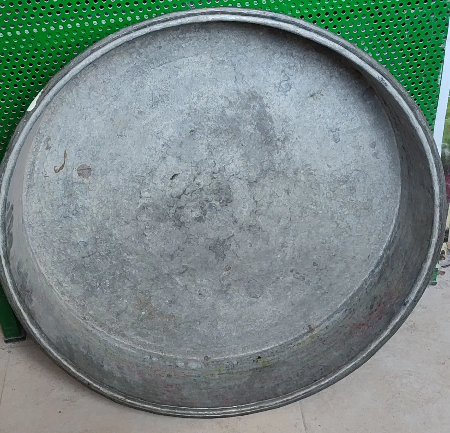 تشت مسی قدیمی|ظروف پخت‌وپز|زنجان, |دیوار