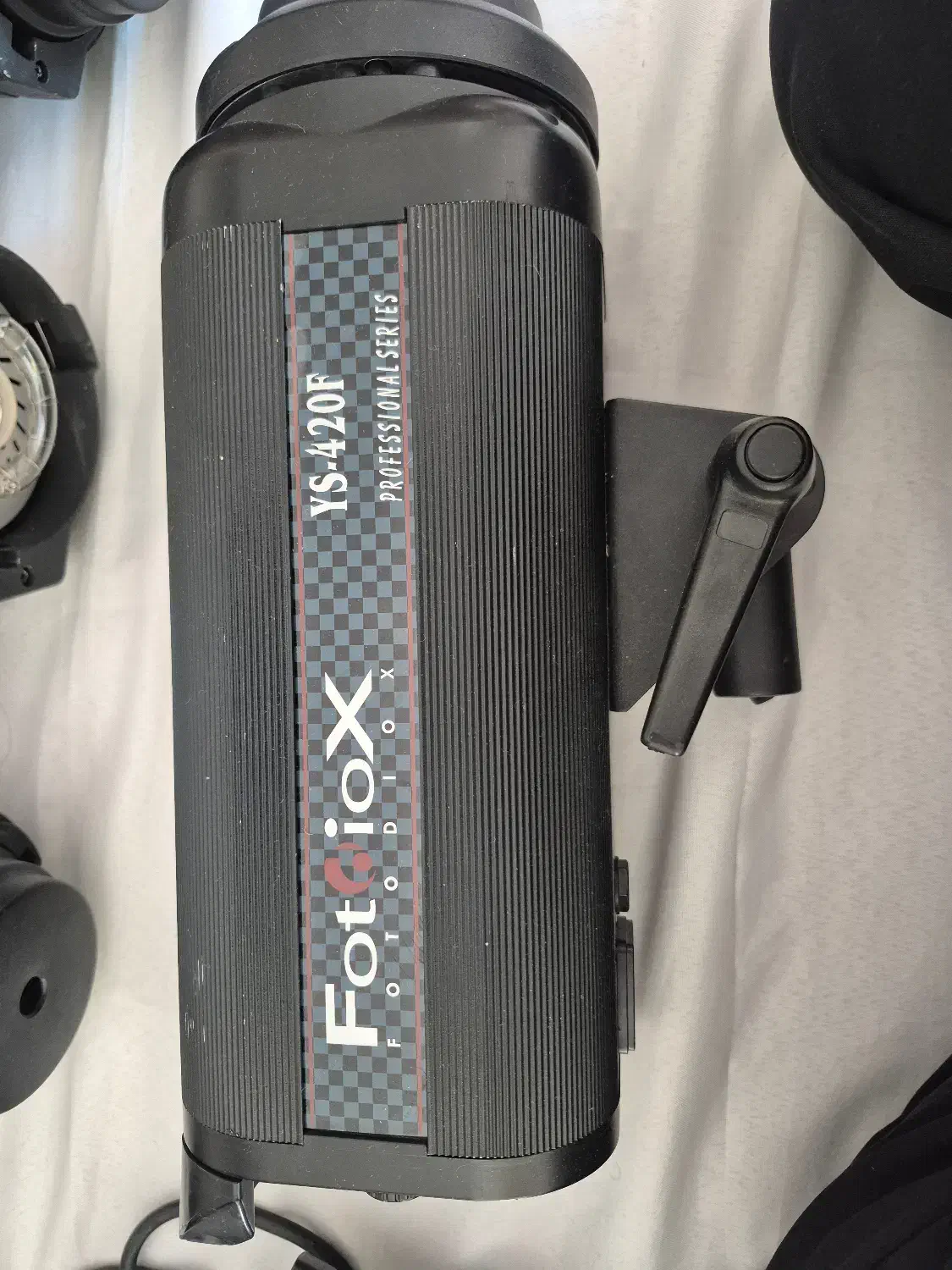 ست عکاسی|دوربین عکاسی و فیلم‌برداری|رباط‌کریم, رباط‌کریم|دیوار