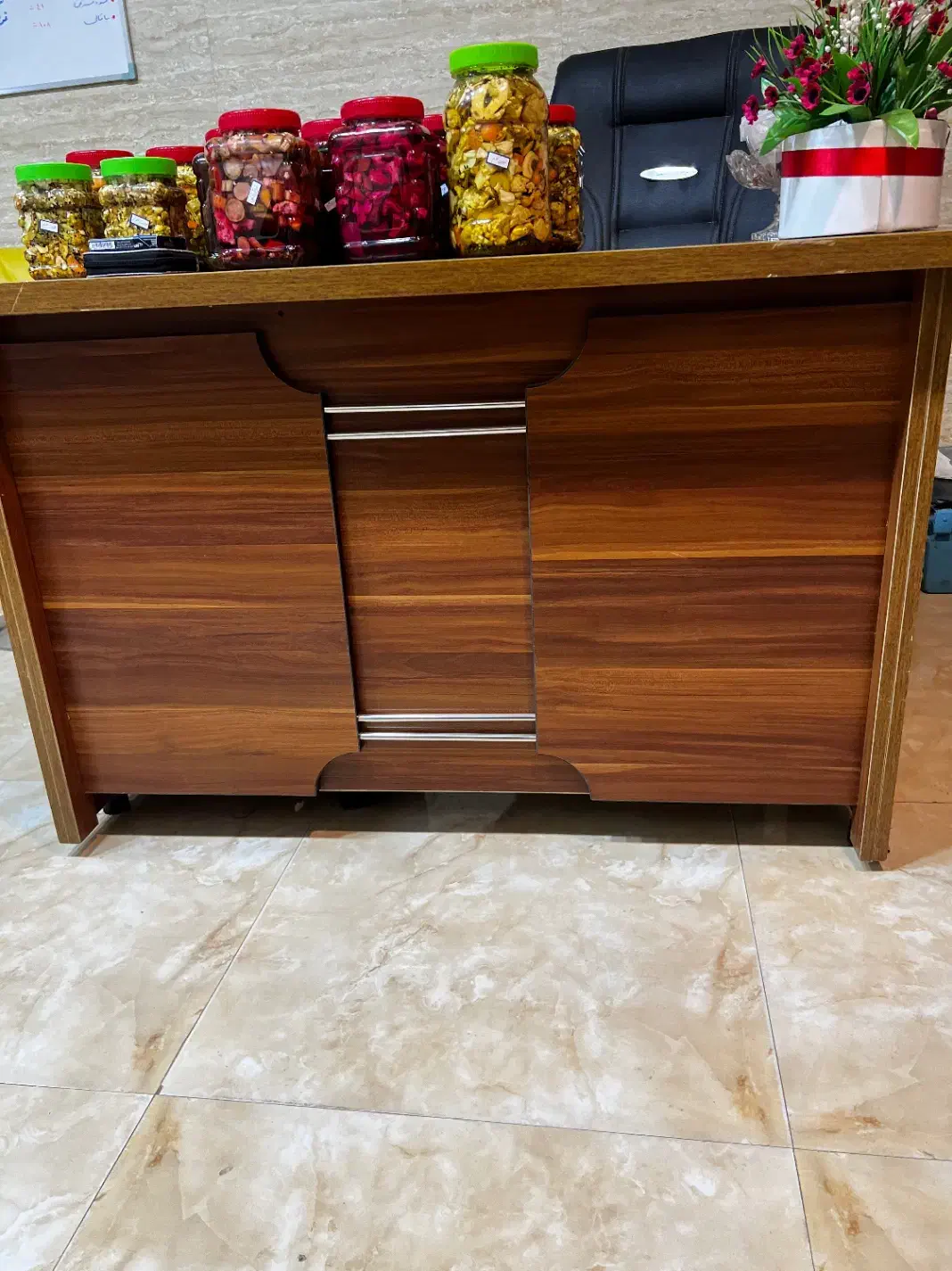 میز اداری|مبلمان اداری|رشت, کوی حسینی|دیوار