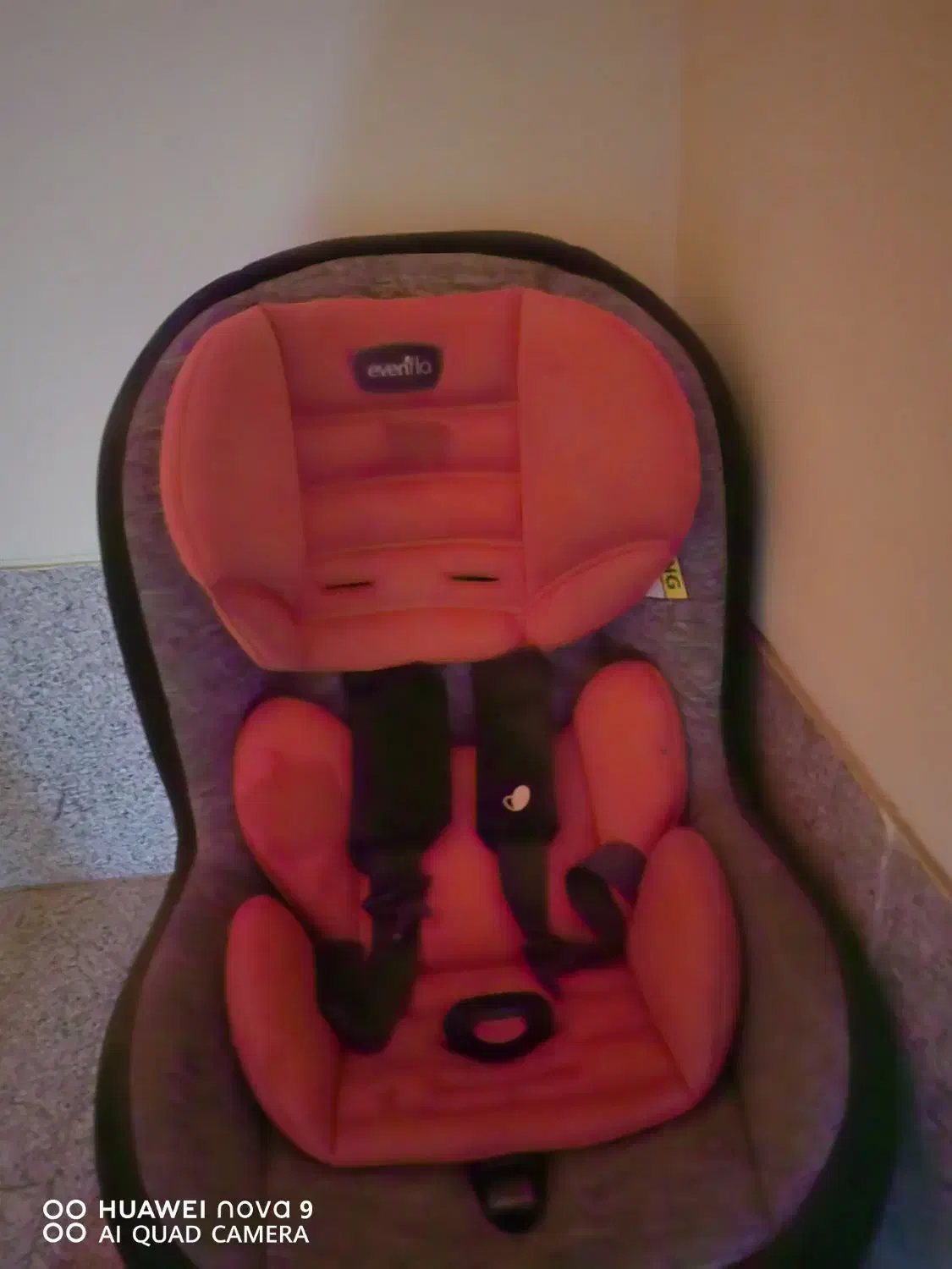 صندلی ماشین|تخت و صندلی بچه|همدان, |دیوار