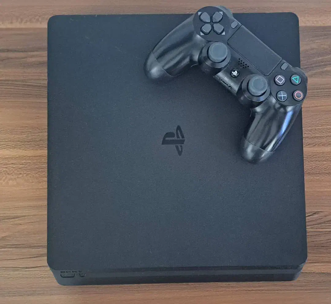 Ps4 اسلیم 1 ترابایت|کنسول، بازی ویدئویی و آنلاین|صدرا-فارس, فاز ۱|دیوار