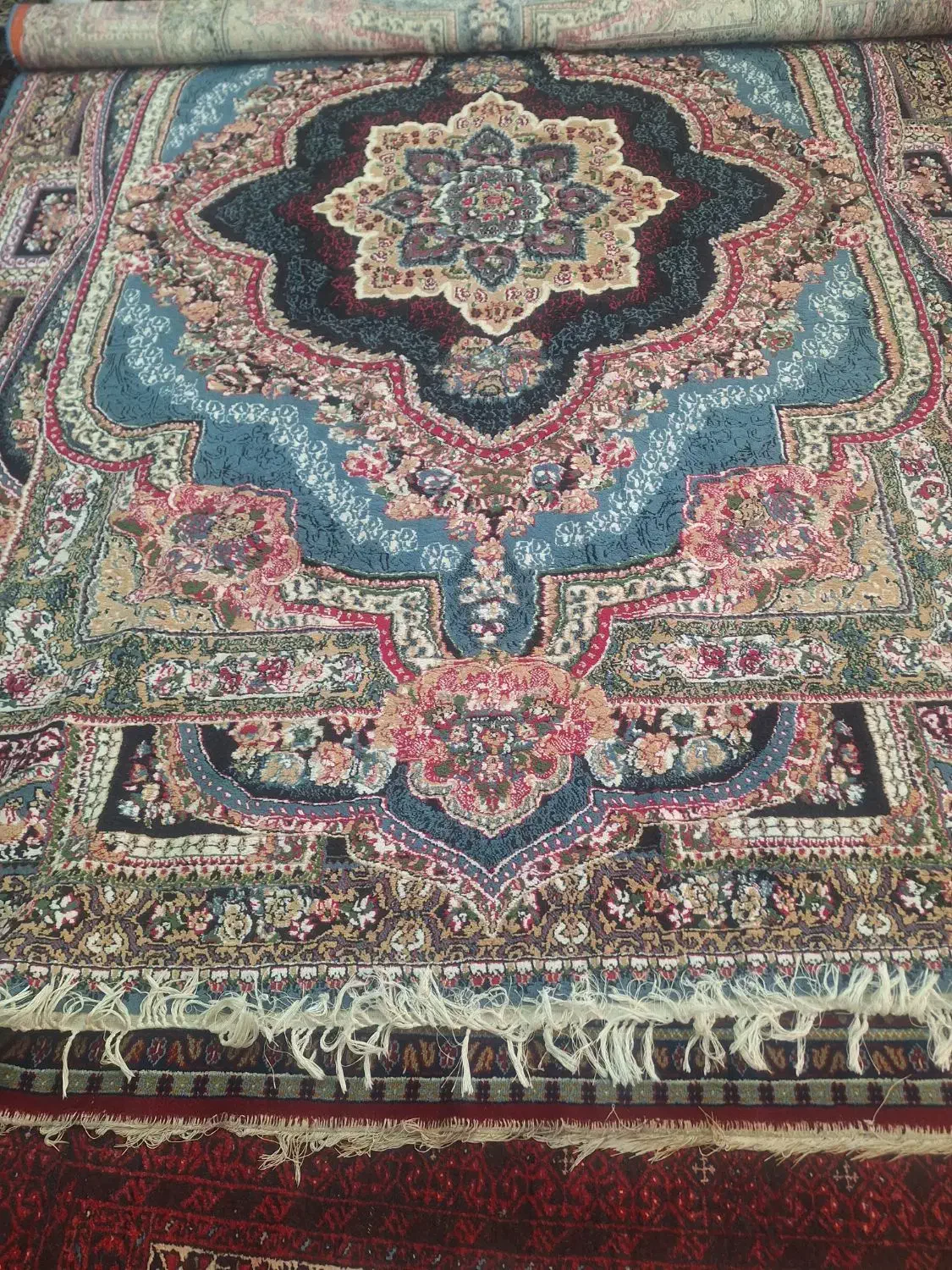 فرش ۹ متری|فرش|بیرجند, |دیوار