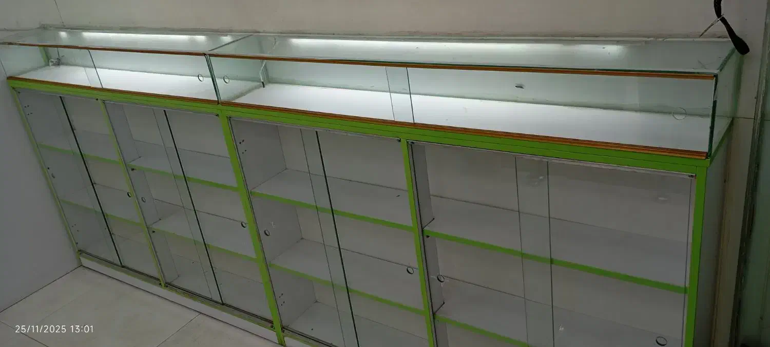 ویترین و پیشخوان و میز وقفسه|فروشگاه و مغازه|کرج, فاز ۴ مهرشهر|دیوار