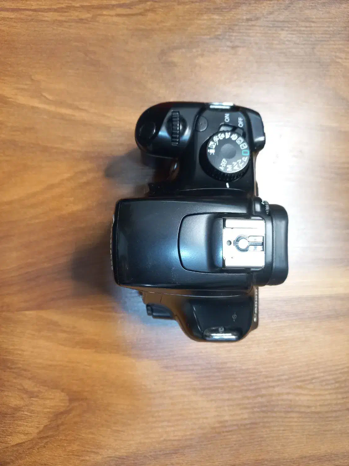 بدنه دوربین کنون ۱۱۰۰ دی|دوربین عکاسی و فیلم‌برداری|آمل, |دیوار