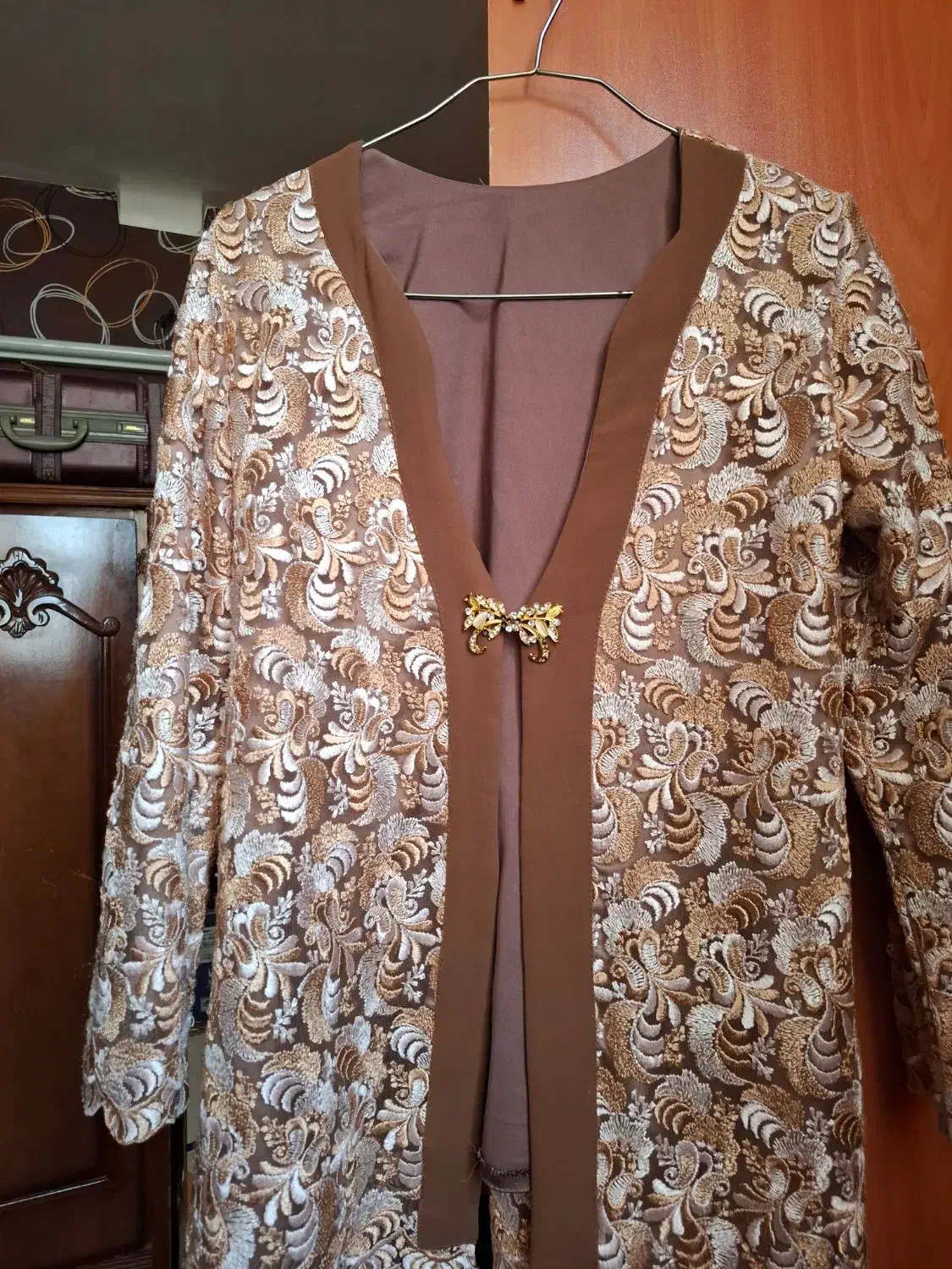 کت مجلسی|لباس|مسجد سلیمان, |دیوار