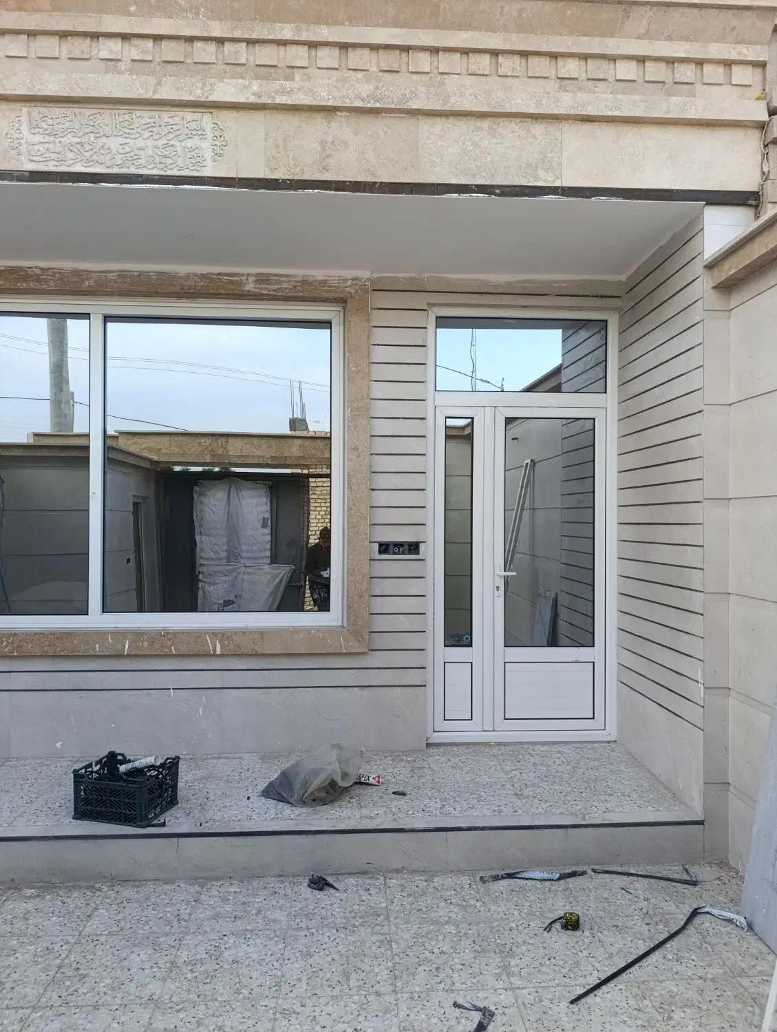 درب و پنجره دوجداره شیخی|خدمات پیشه و مهارت|کاشان, مشکات|دیوار