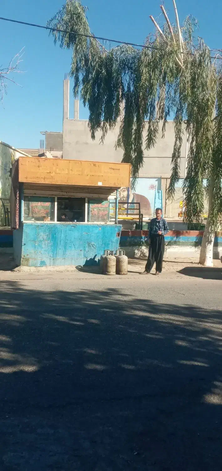 فروش دکه با موقعیت طلایی در قلب شهر گراب|فروش مغازه و غرفه|طرهان, |دیوار