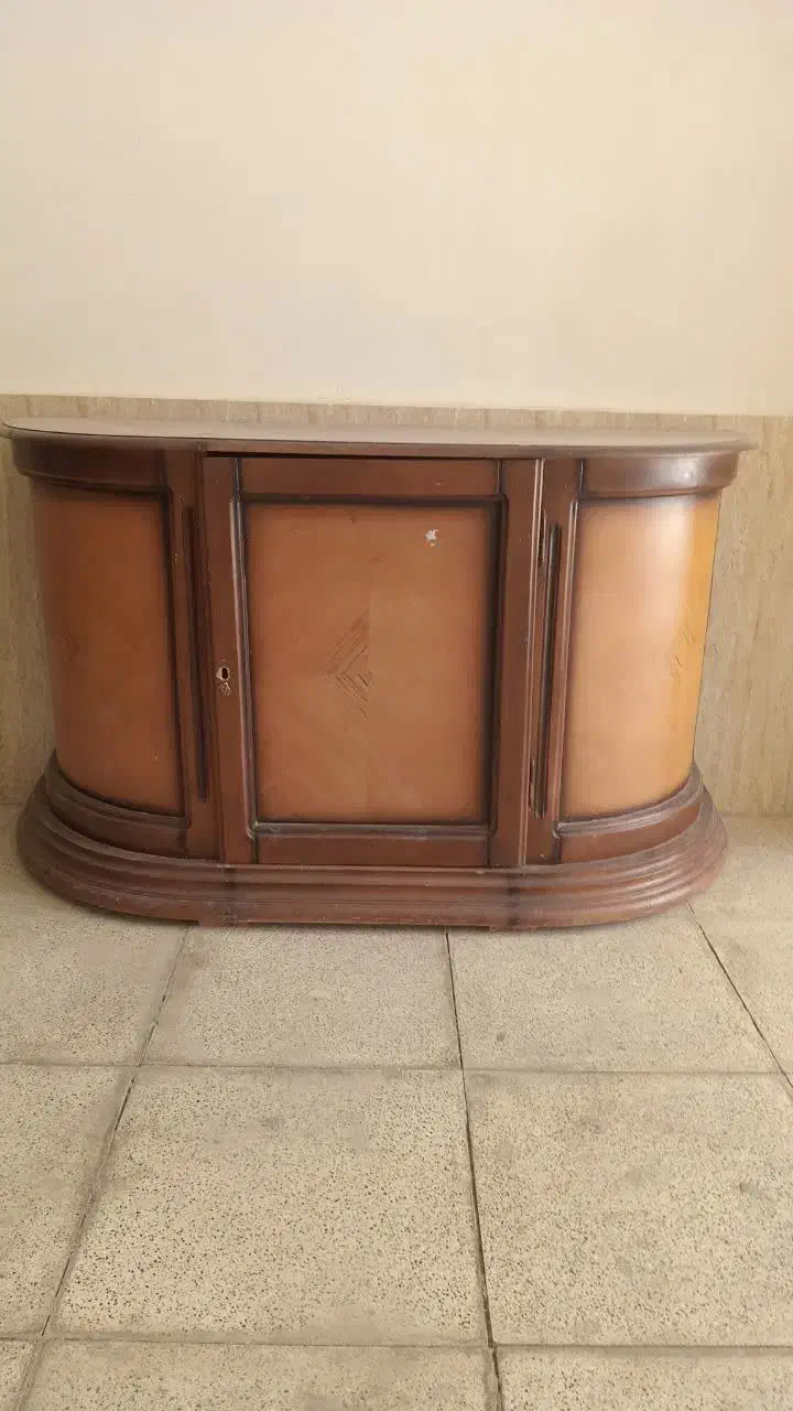 یک عدد کنسول سالم|بوفه، ویترین، کنسول|شریفآباد, |دیوار