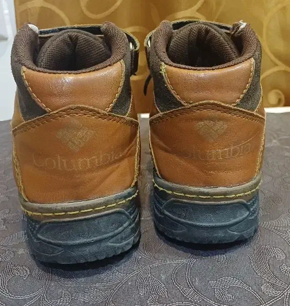 نیم بوت بچگانه|کفش و لباس بچه|رشت, منظریه|دیوار