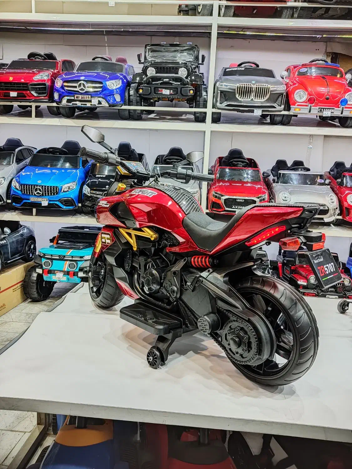 موتور شارژی ۱۲۶۰|اسباببازی بچه|مشهد, مصلی (کارمندان اول)|دیوار