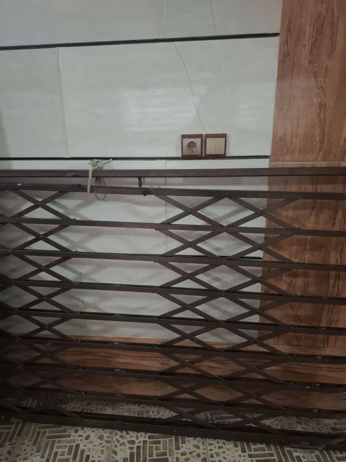 درب آکاردئونی|مصالح و تجهیزات ساختمان|فلاورجان, |دیوار