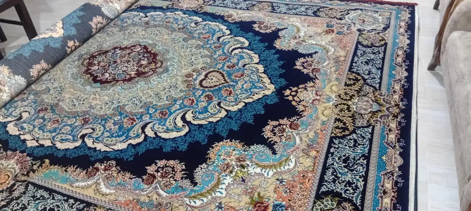 فرش 12 متری بسیار نو وسالم|فرش|رشت, کوی مهر|دیوار