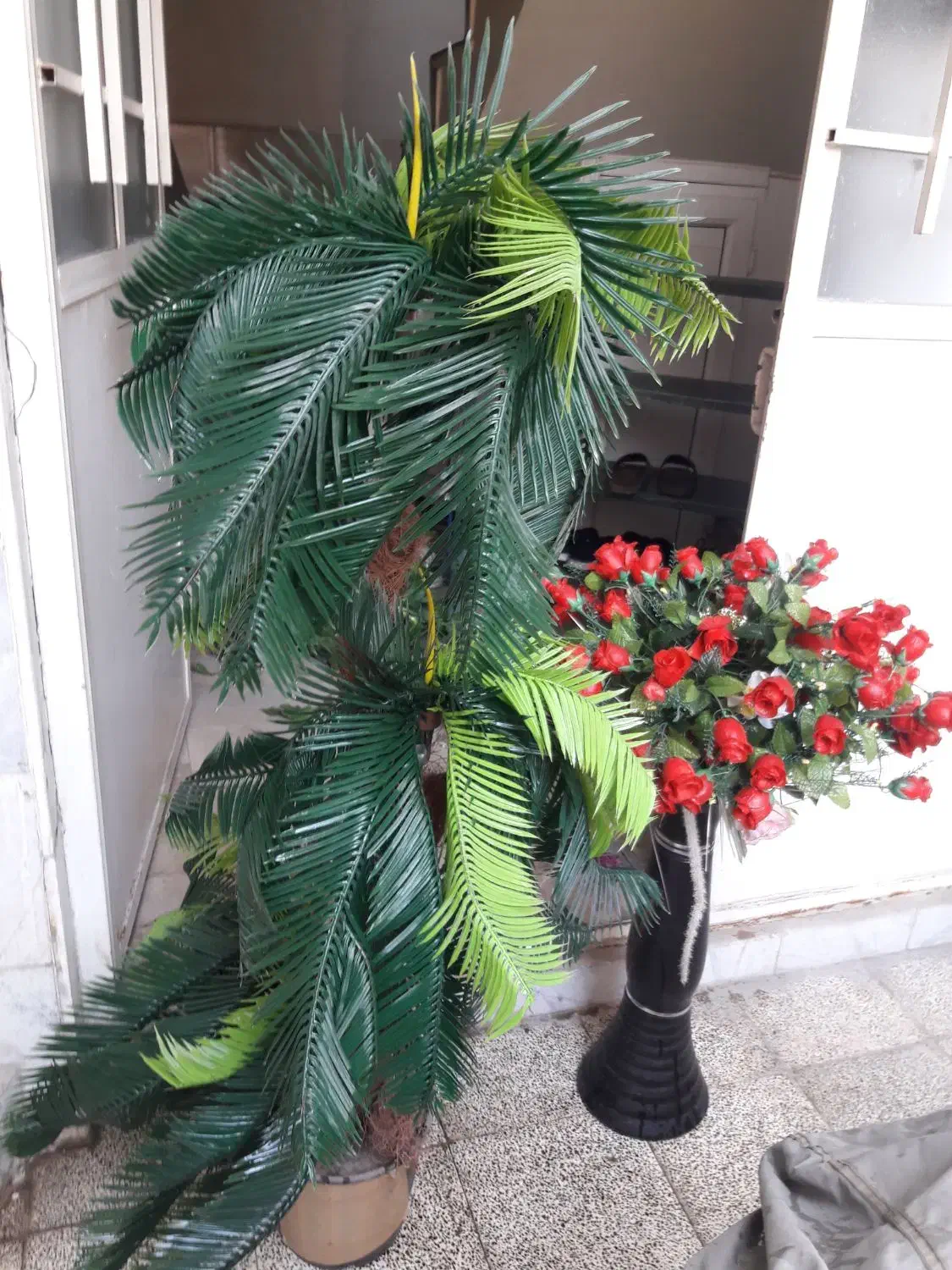 گلدان با گل مضنوعی ودرختچه مضنوعی|گل مصنوعی|قدس, شهرقدس|دیوار