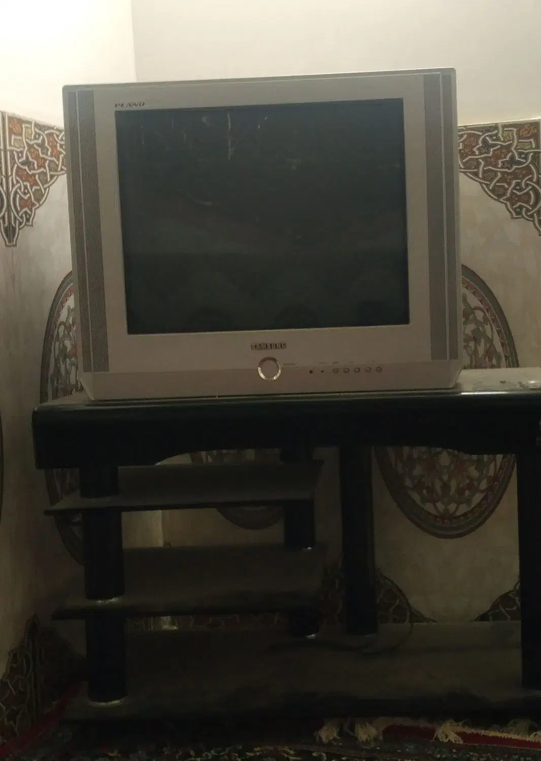 تلویزیون۲۱اینج|تلویزیون و پروژکتور|هرسین, |دیوار